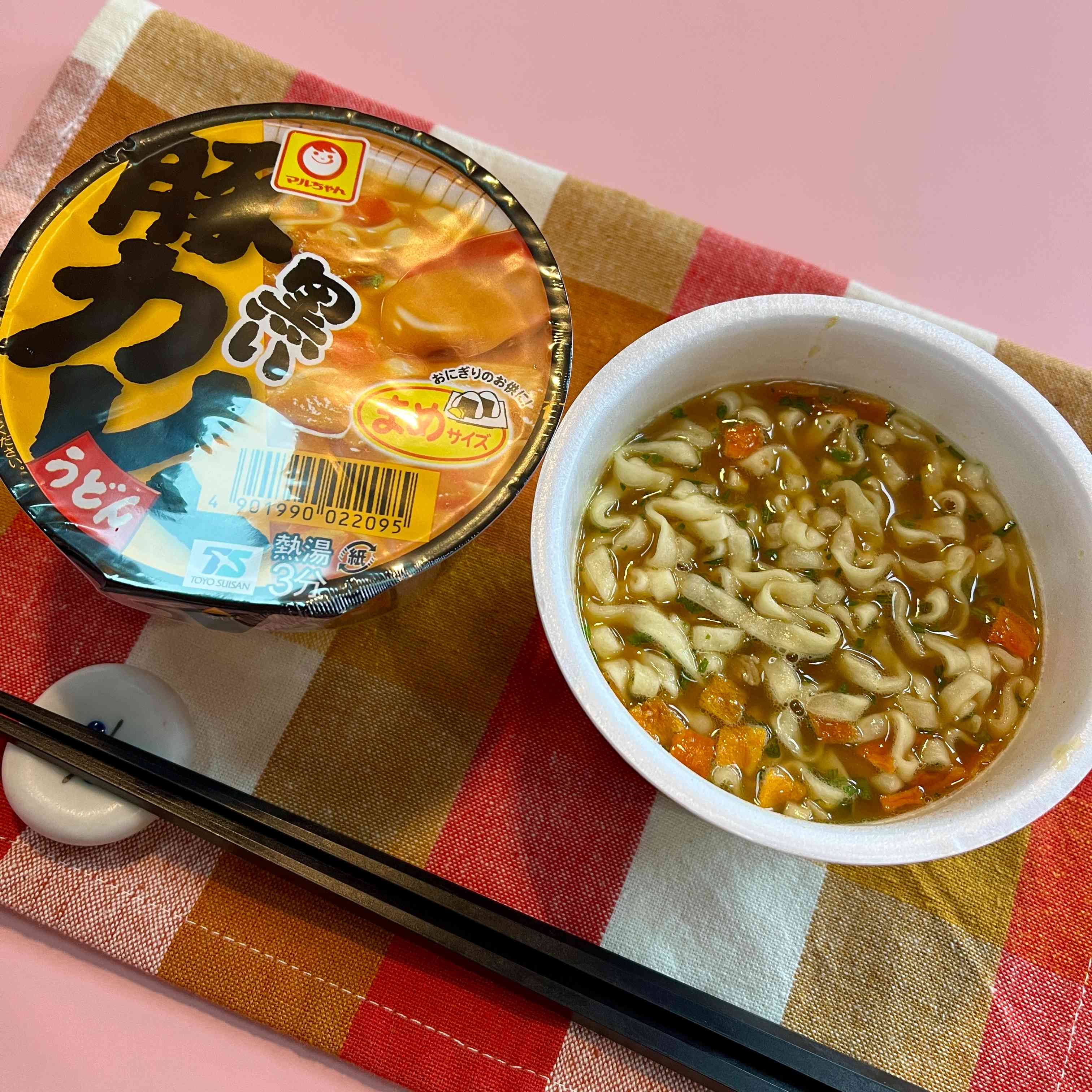 【東洋水産】Maruchan　Black Pork Curry Udon - Small Size　1piece　42ｇ（Cup Noodles）