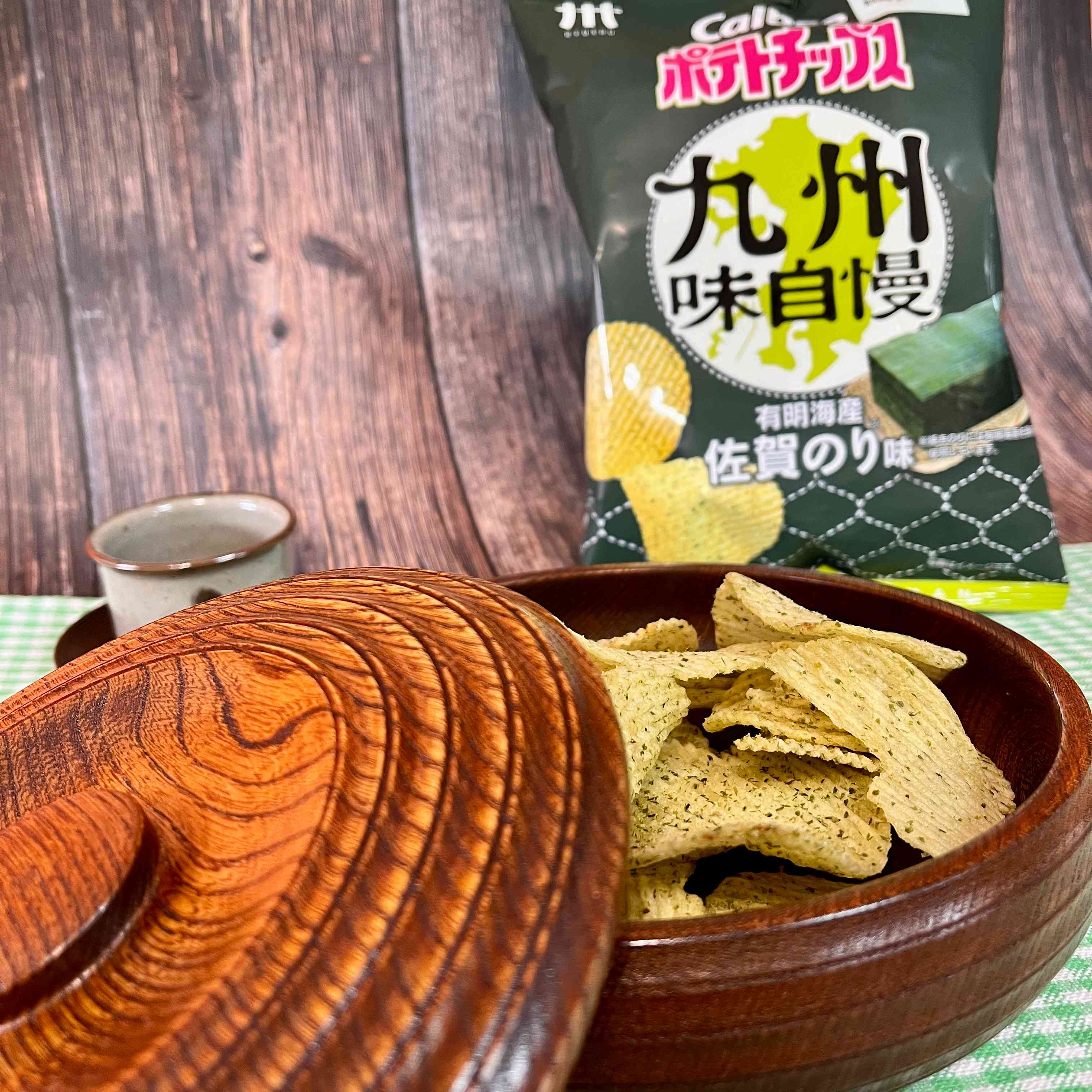 【Calbee】Potato Chips Kyushu Flavor Pride - Flavor of Ariake Sea  Saga Nori　1bag　65ｇ